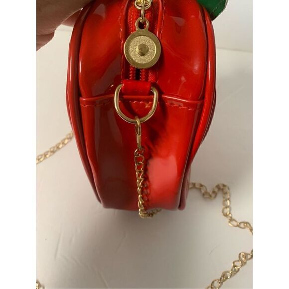 Strawberry Design chain crossbody bag - Picture 5 of 7